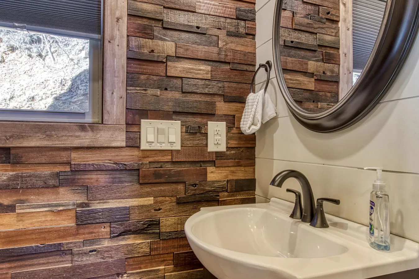 Luxury Cabin with breathtaking Mountain Views 6