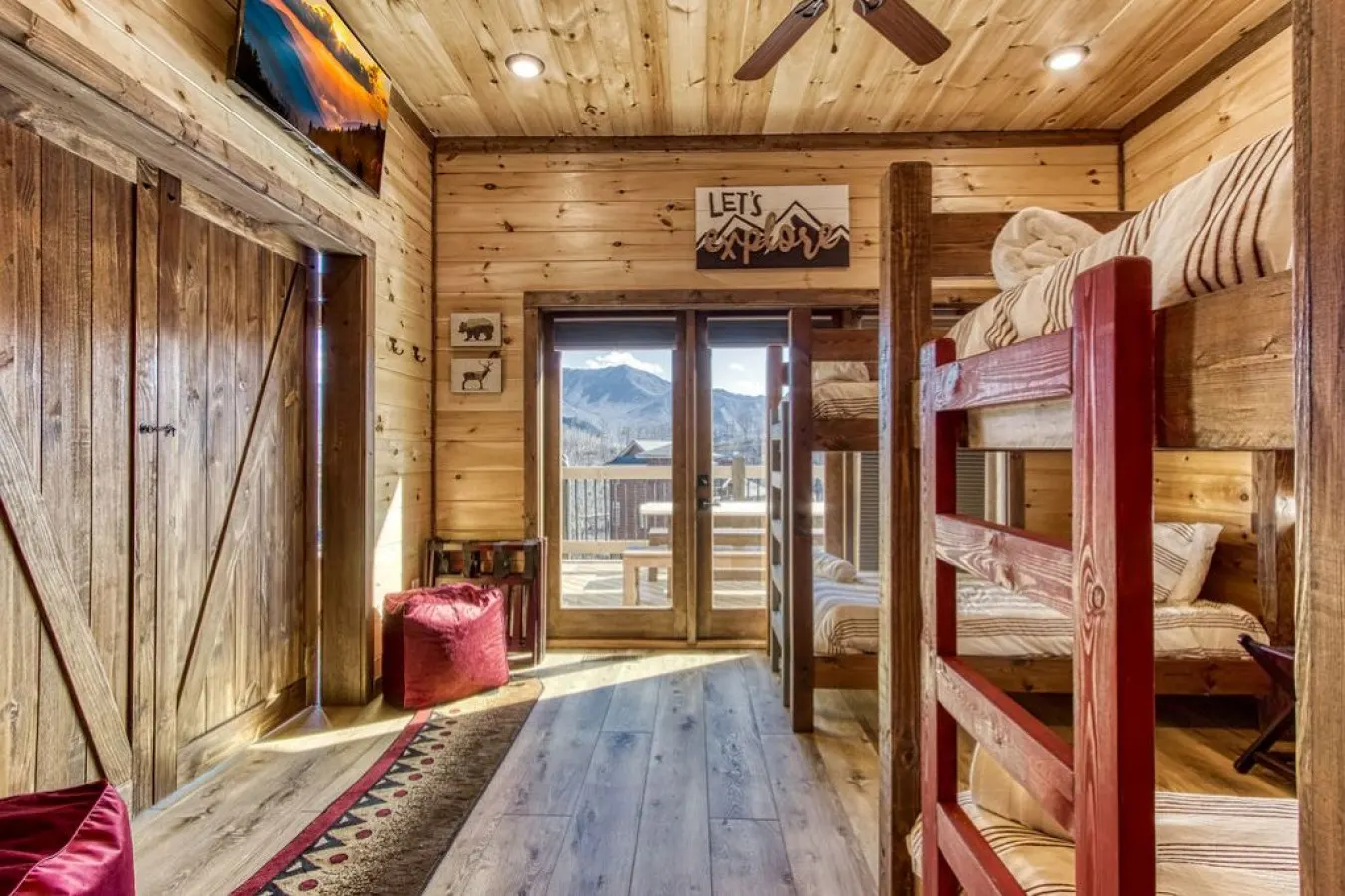 Luxury Cabin with breathtaking Mountain Views 8