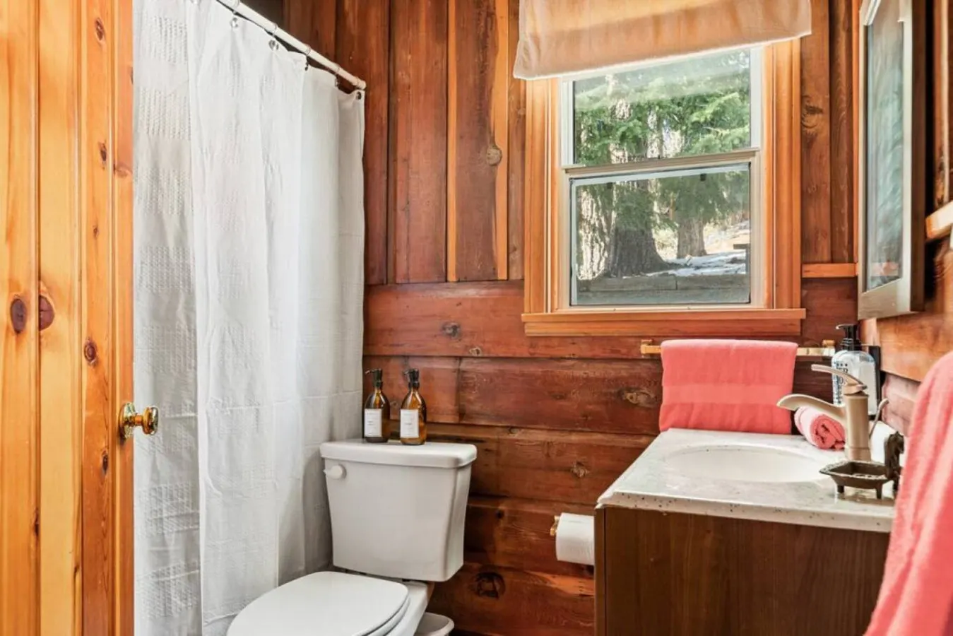 Tree Top Casitas w/ Hot Tub & Walk to the Village 20