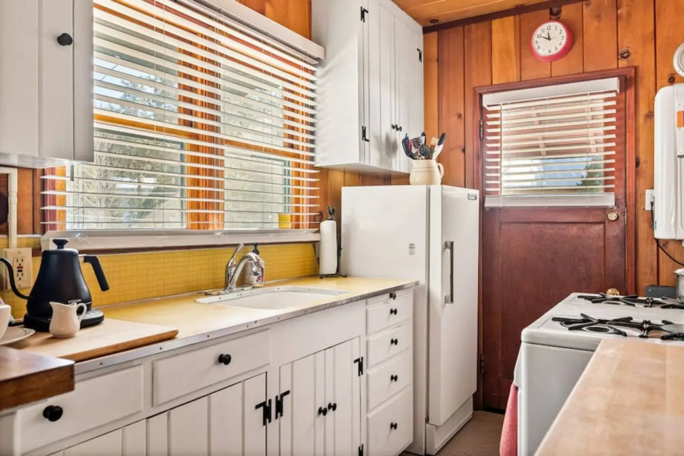 Tree Top Casitas w/ Hot Tub & Walk to the Village 8