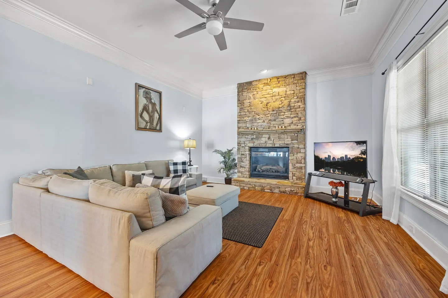 Modern 4BR Home by Atlantic Station 10