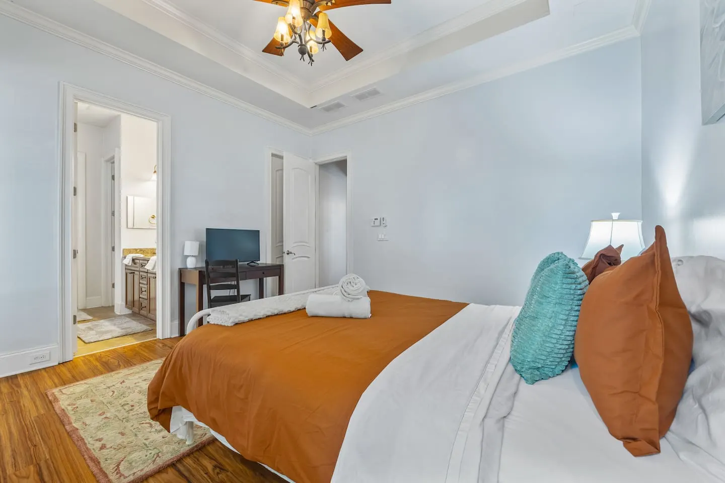 Modern 4BR Home by Atlantic Station 17