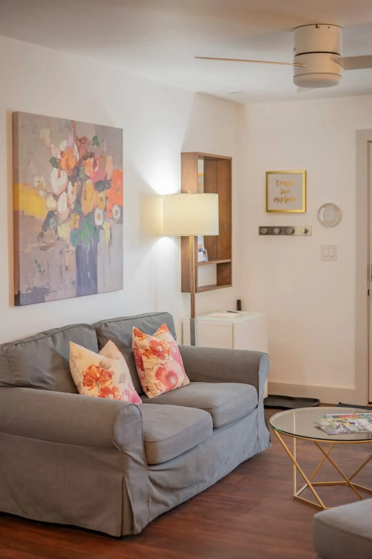 King + 2 Queen Beds 3 Smart TV's *WALK to LU* 8