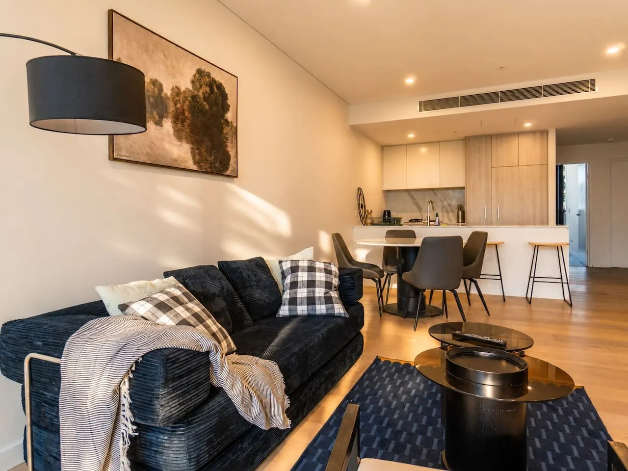 Gordon 2BR Apt Walk to Station & Shops