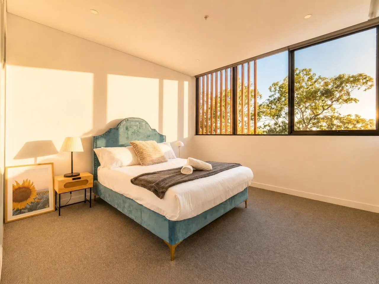 Gordon 2BR Apt Walk to Station & Shops 12