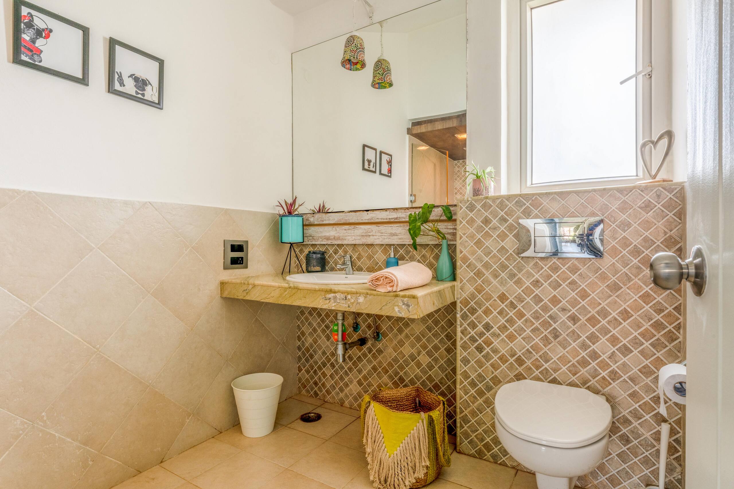 Sunny 2BHK getaway + 6 beers | Near Candolim 19