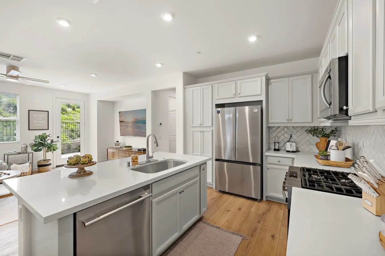 RMV Gem - FamilyFriendly, Amenities, Rooftop Views 19