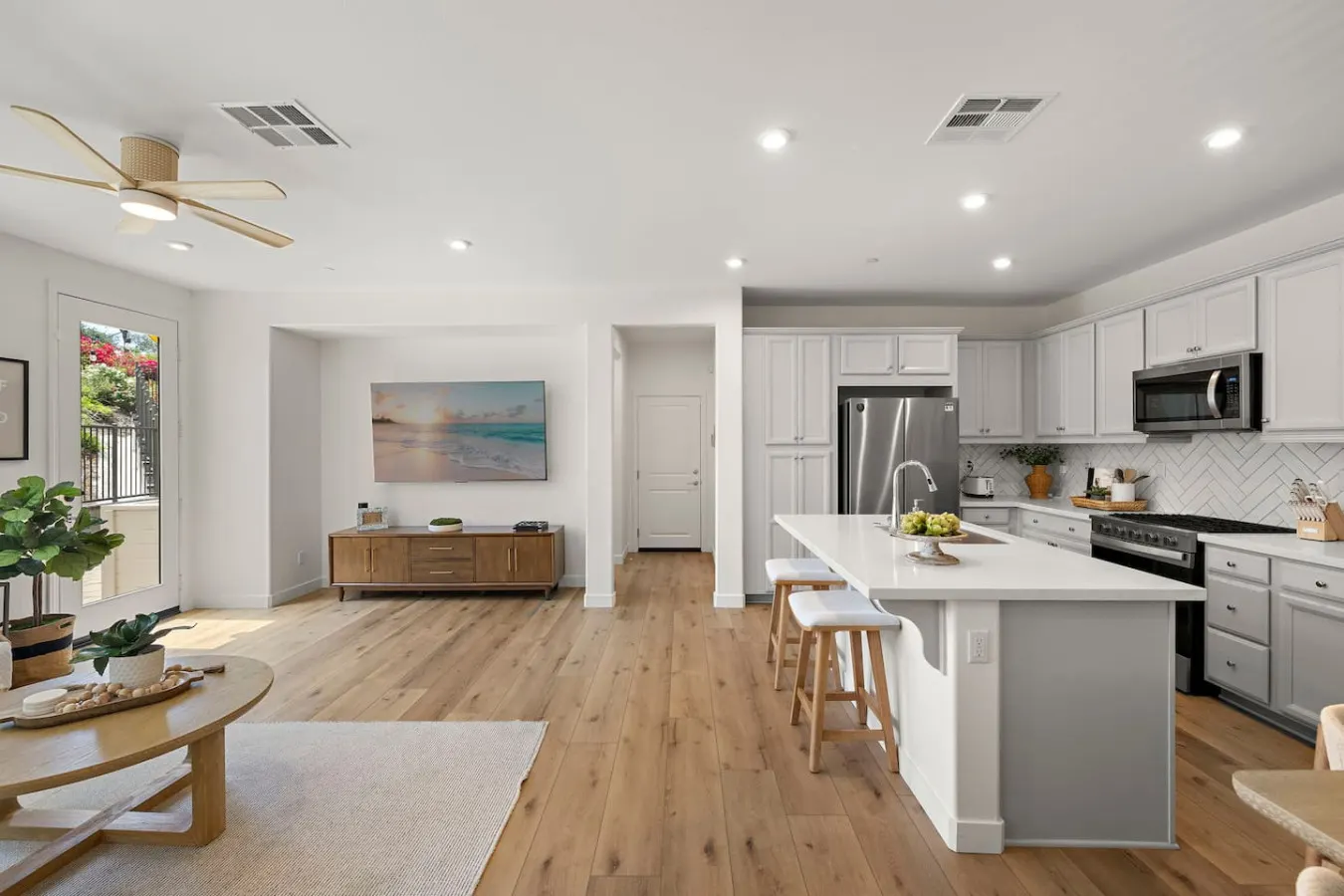 RMV Gem - FamilyFriendly, Amenities, Rooftop Views 8