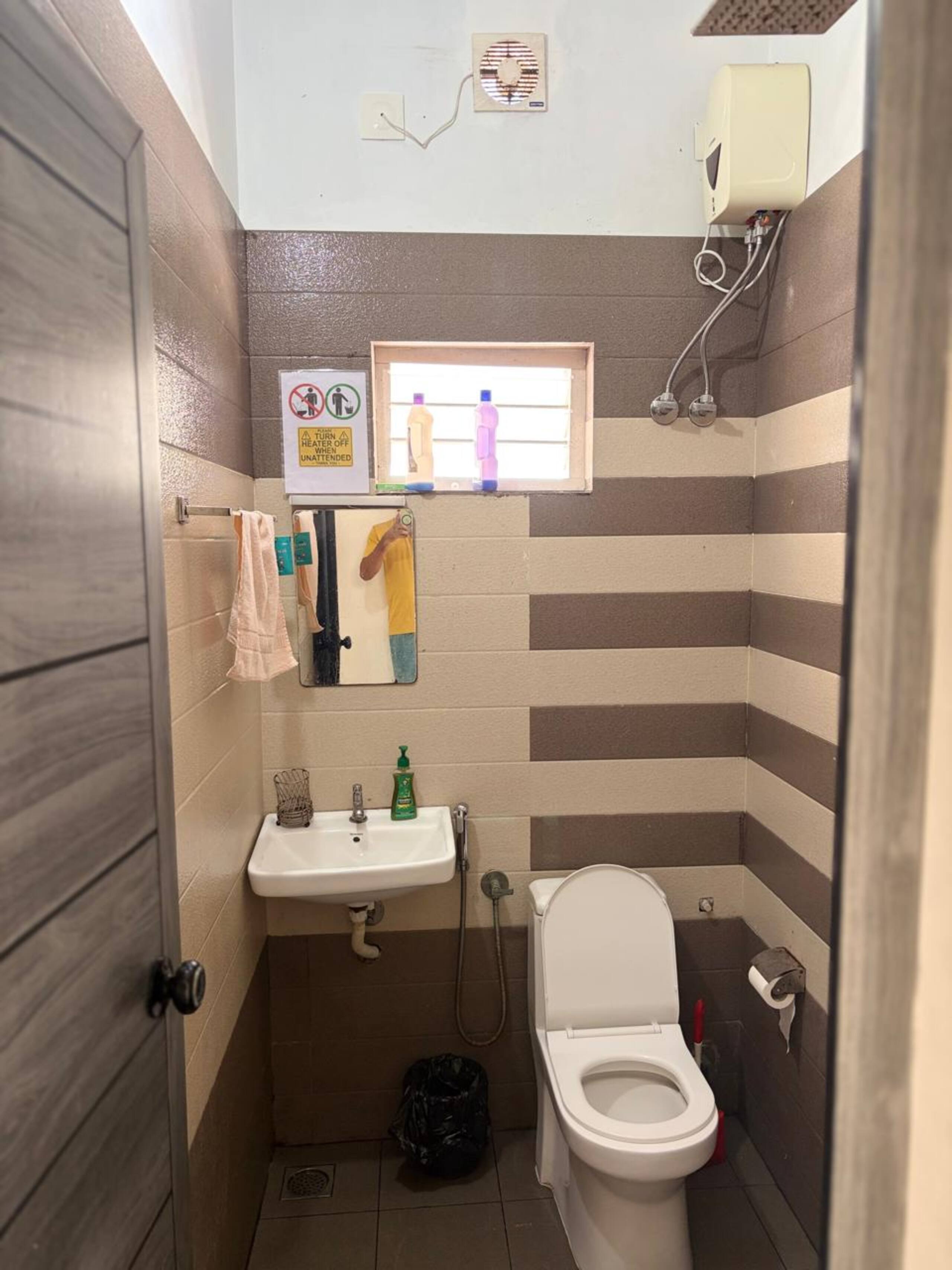 Whitefort Rohini Homestay 13