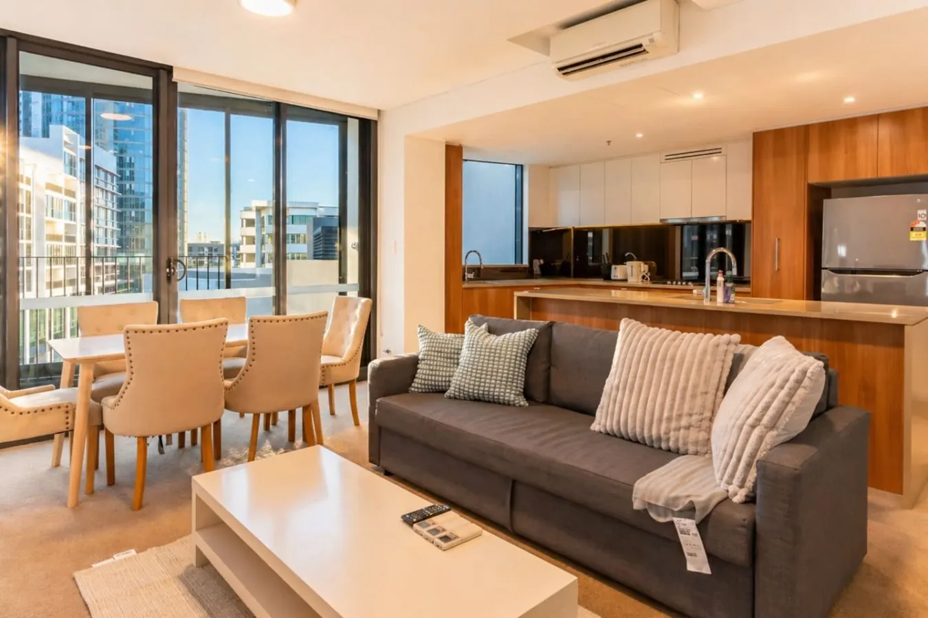 Spacious 2BR/2BA | Balcony, Parking, Marina Sq