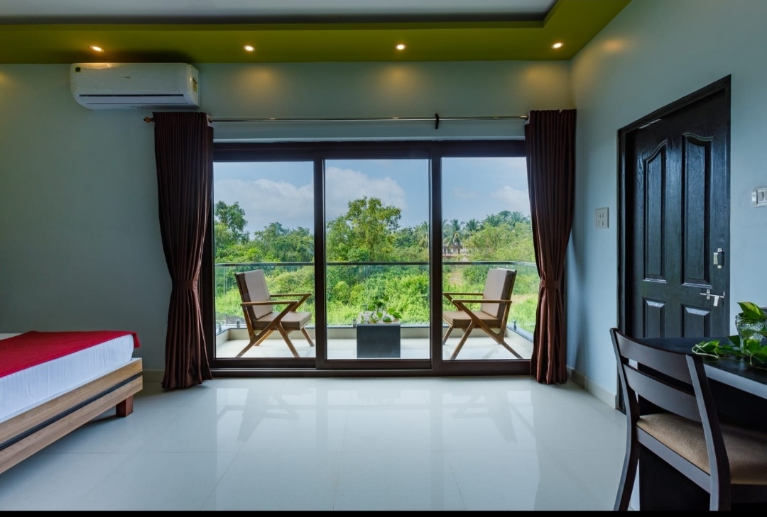 Family Room With Balcony @ Om Shanti Residence 8
