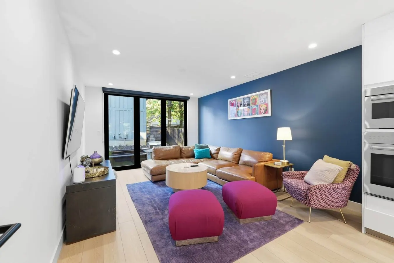 Renovated 3 BDR/Pool + Parking 2