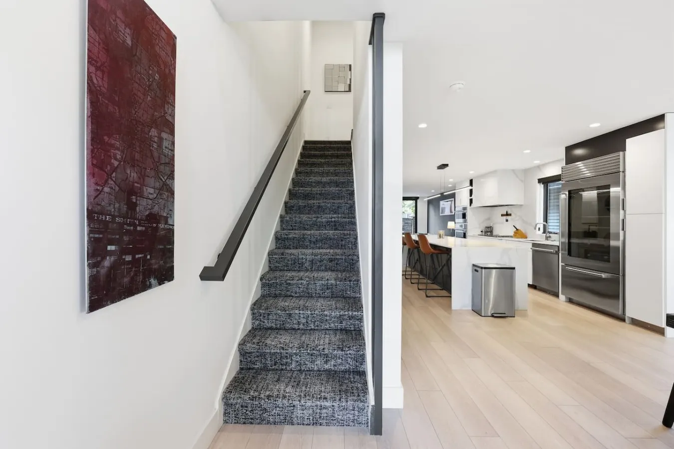Renovated 3 BDR/Pool + Parking 8