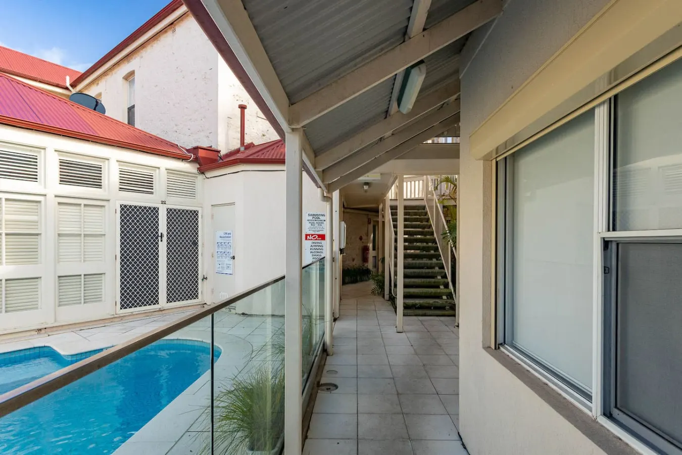 Smugglers 9—Poolside in the Heart of Victor Harbor 7