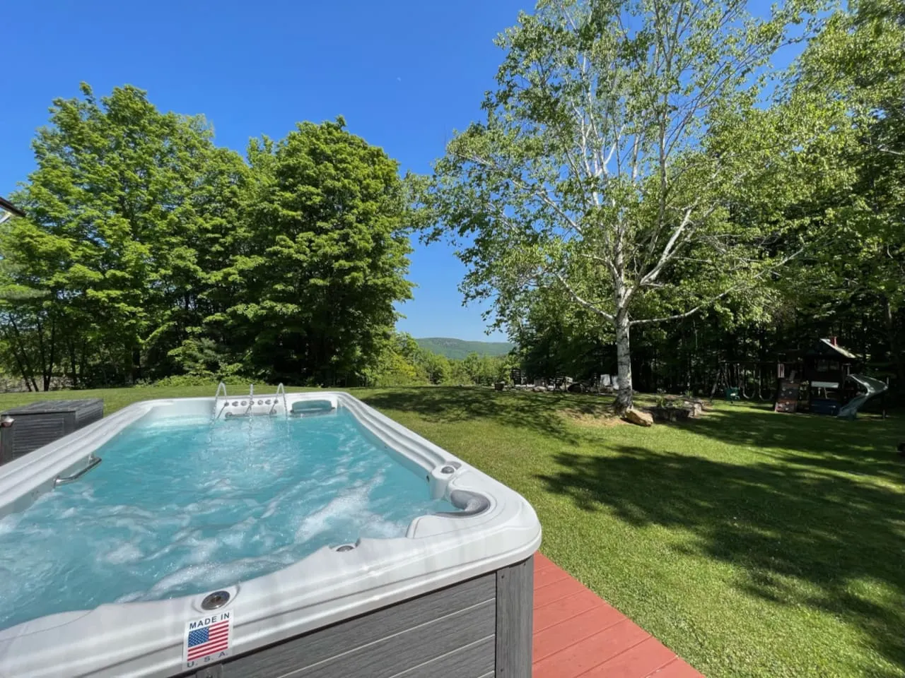 Log Cabin Escape | Hot Tub + Mntn Views Near Lake