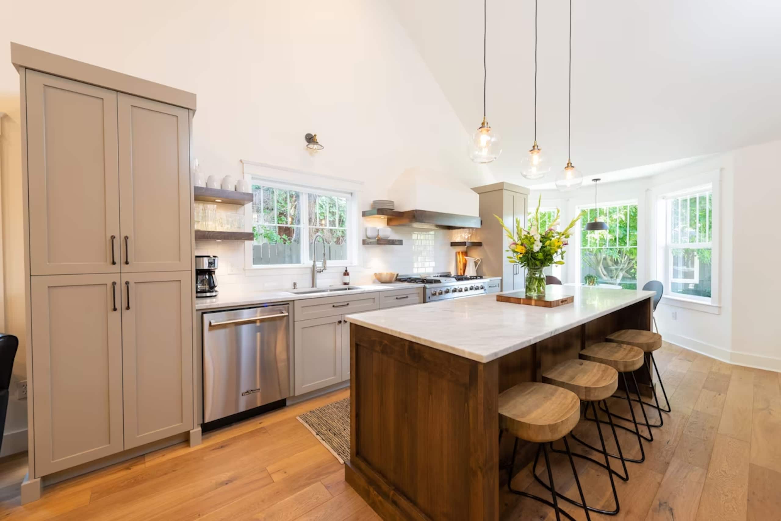 2 Homes! Walkable group compound with *HOT TUB* 7