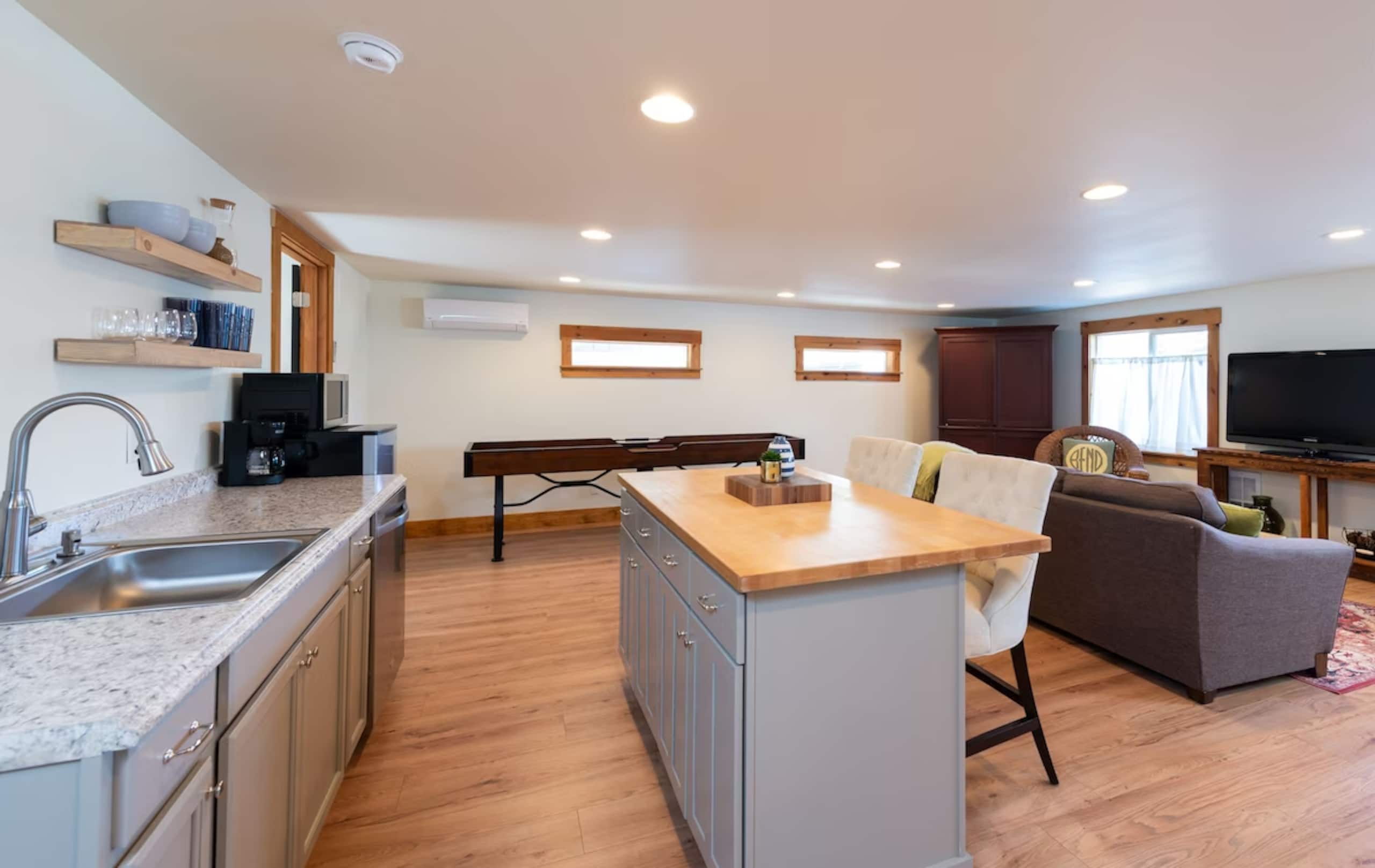 2 Homes! Walkable group compound with *HOT TUB* 22