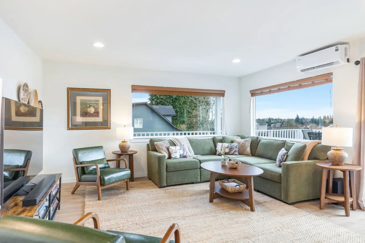 Stylish Family Retreat — photo 2