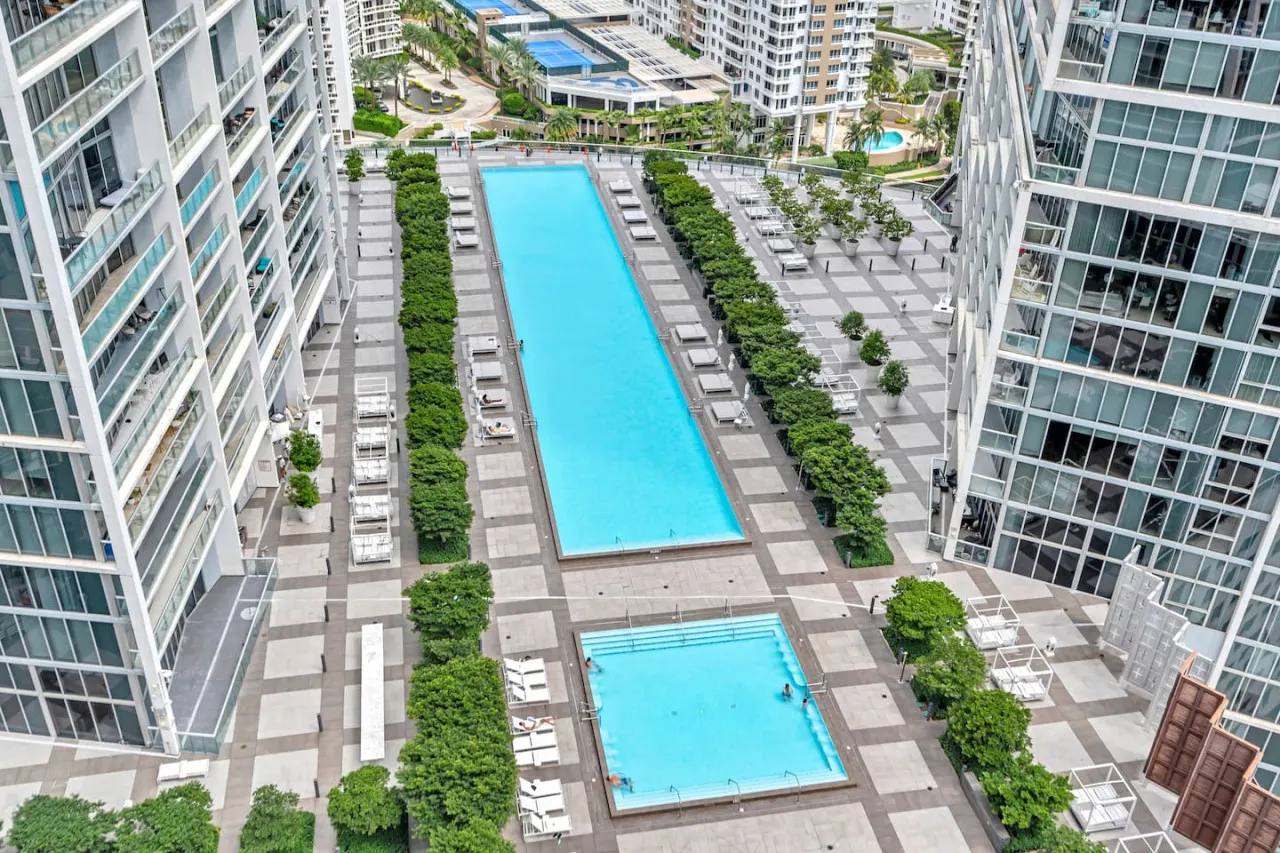 28th floor high Ceiling unit 2
