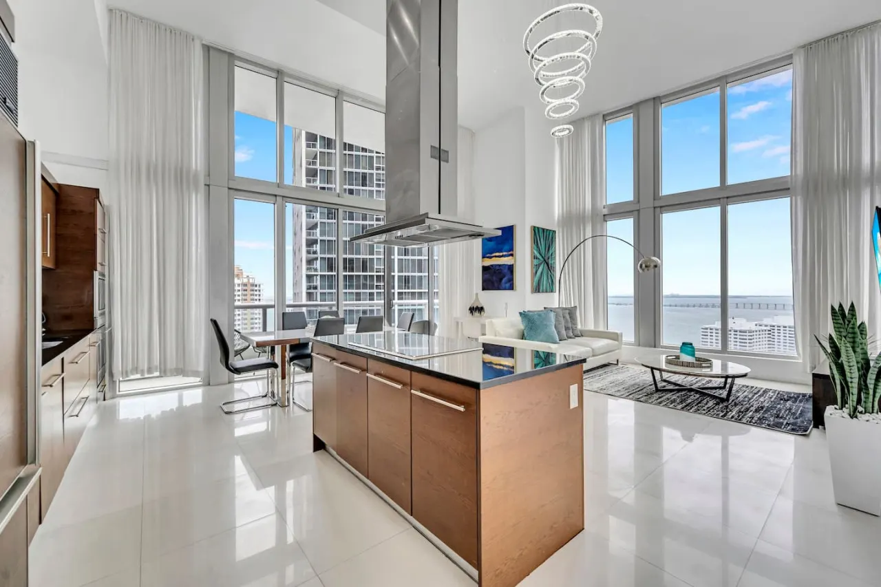 28th floor high Ceiling unit 9