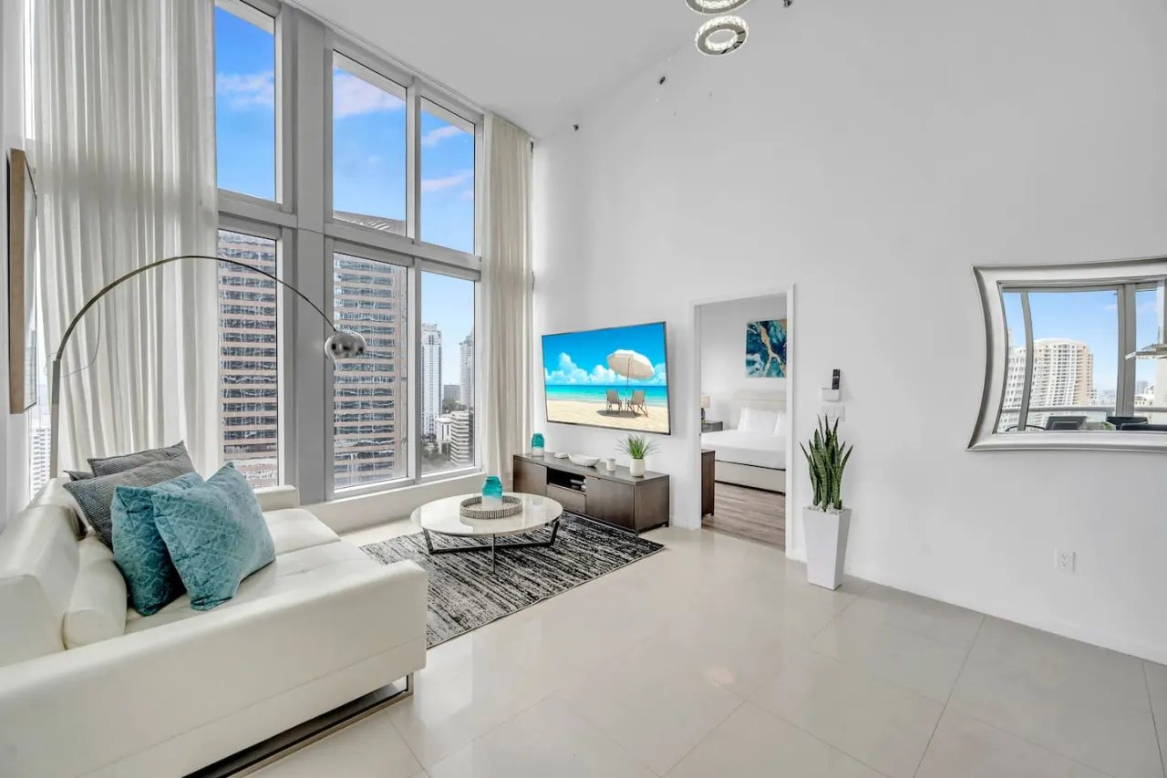 28th floor high Ceiling unit 15