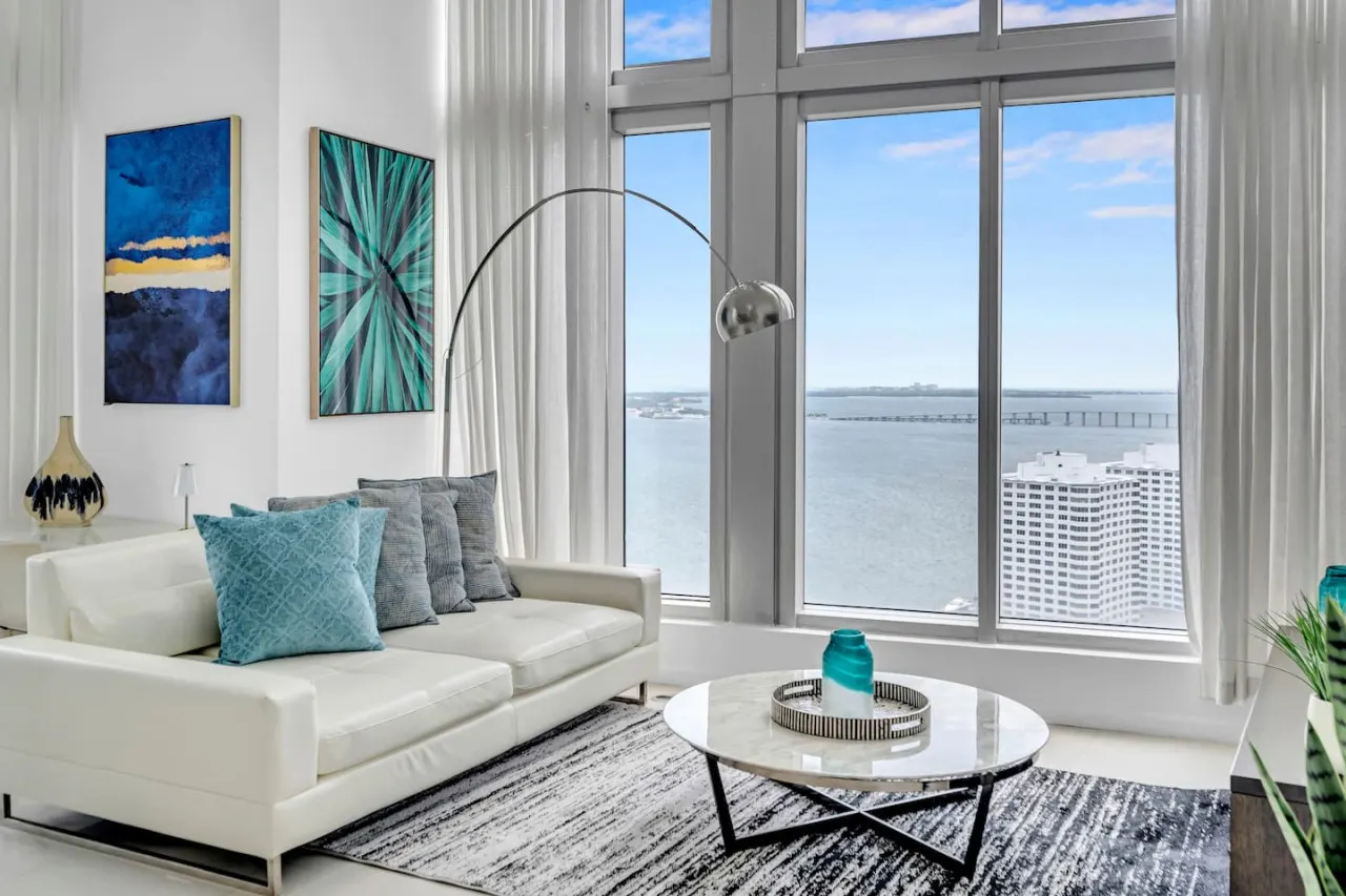 28th floor high Ceiling unit 3