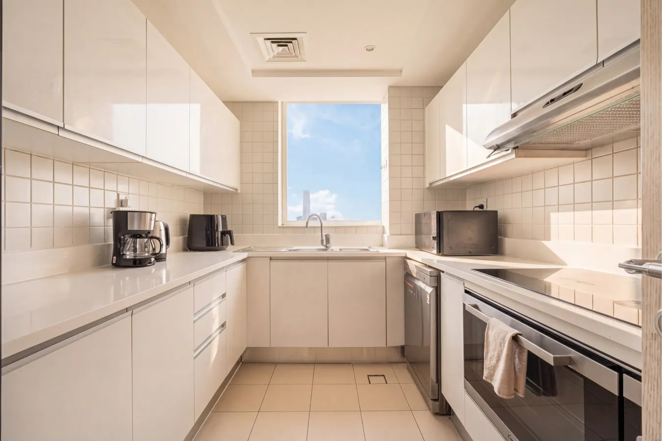 Spacious Central JBR Home w/ Private Beach 11
