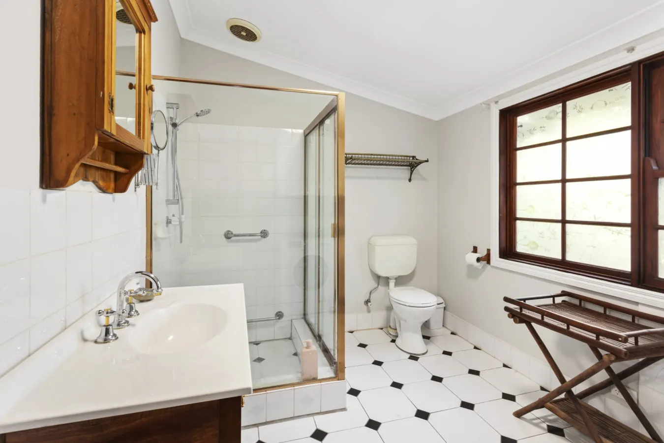Birdstow – Spacious, Peaceful Stay, Sleeps 10 8