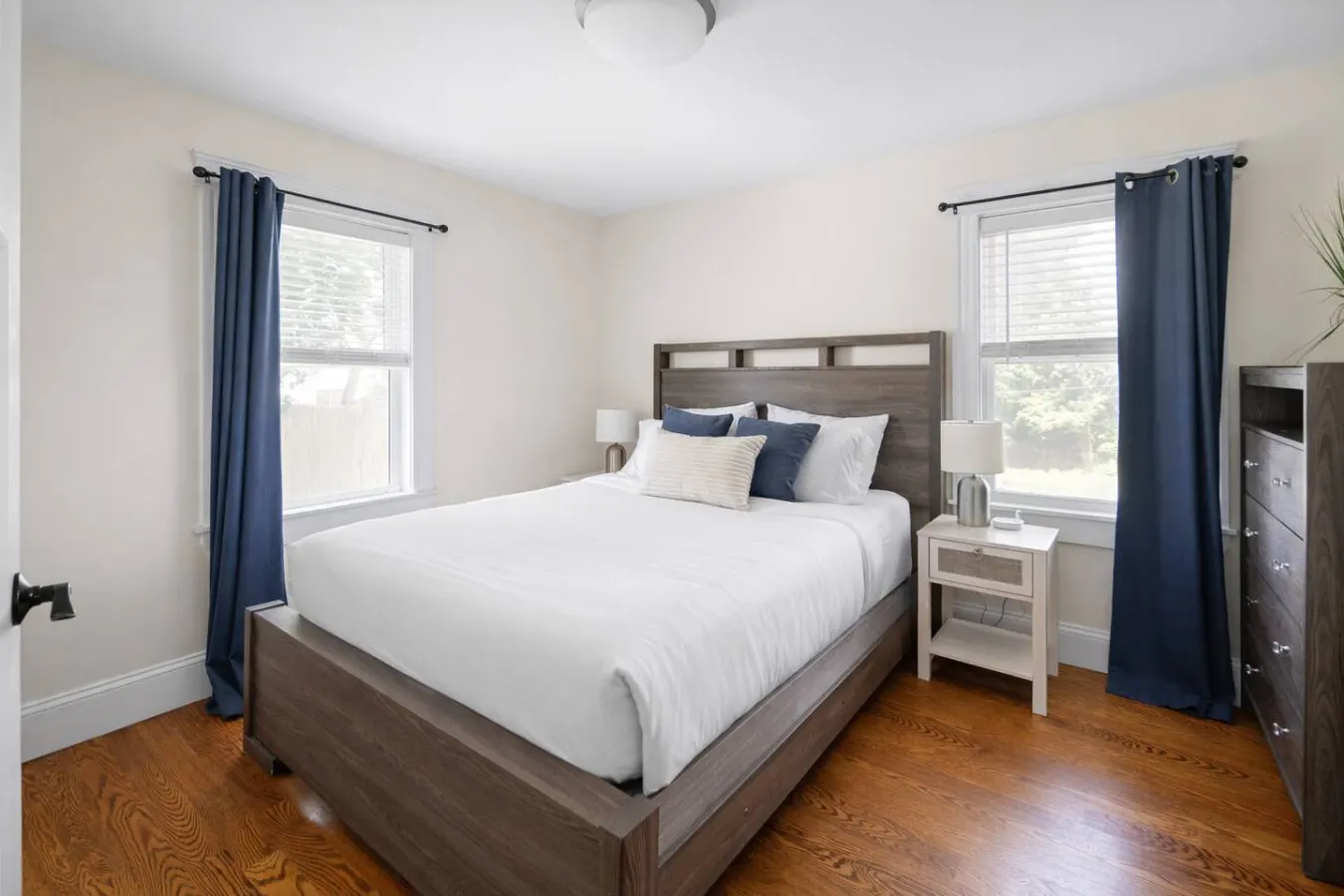 Bright Modern Condo 10 mins to Boston with Parking 8