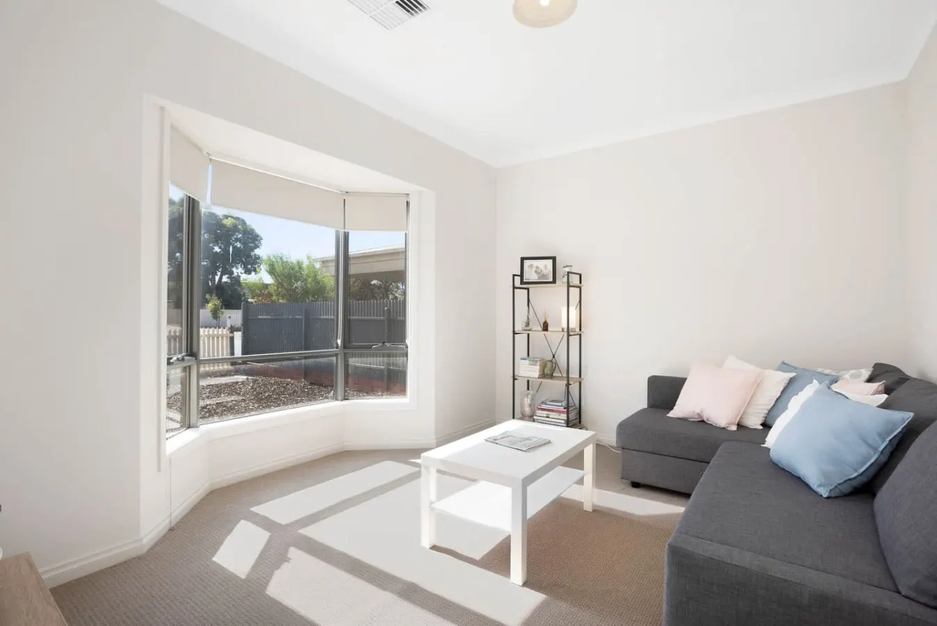 Brooking’s Perch—Riverside Stay near Cafés & Wharf 11