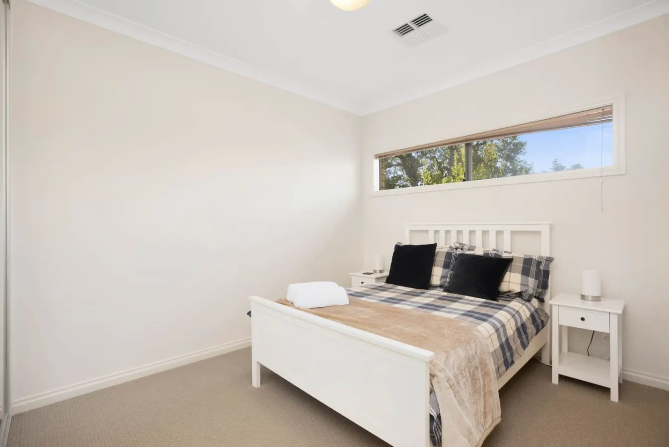 Brooking’s Perch—Riverside Stay near Cafés & Wharf 14