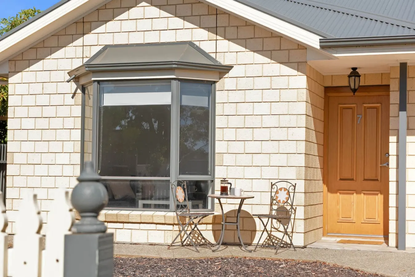 Brooking’s Perch—Riverside Stay near Cafés & Wharf 20