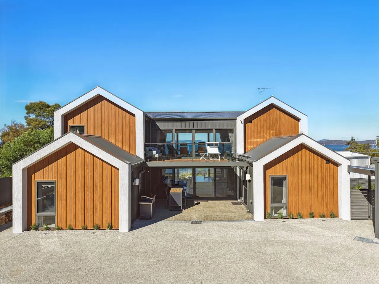 Connellys Bay House 12