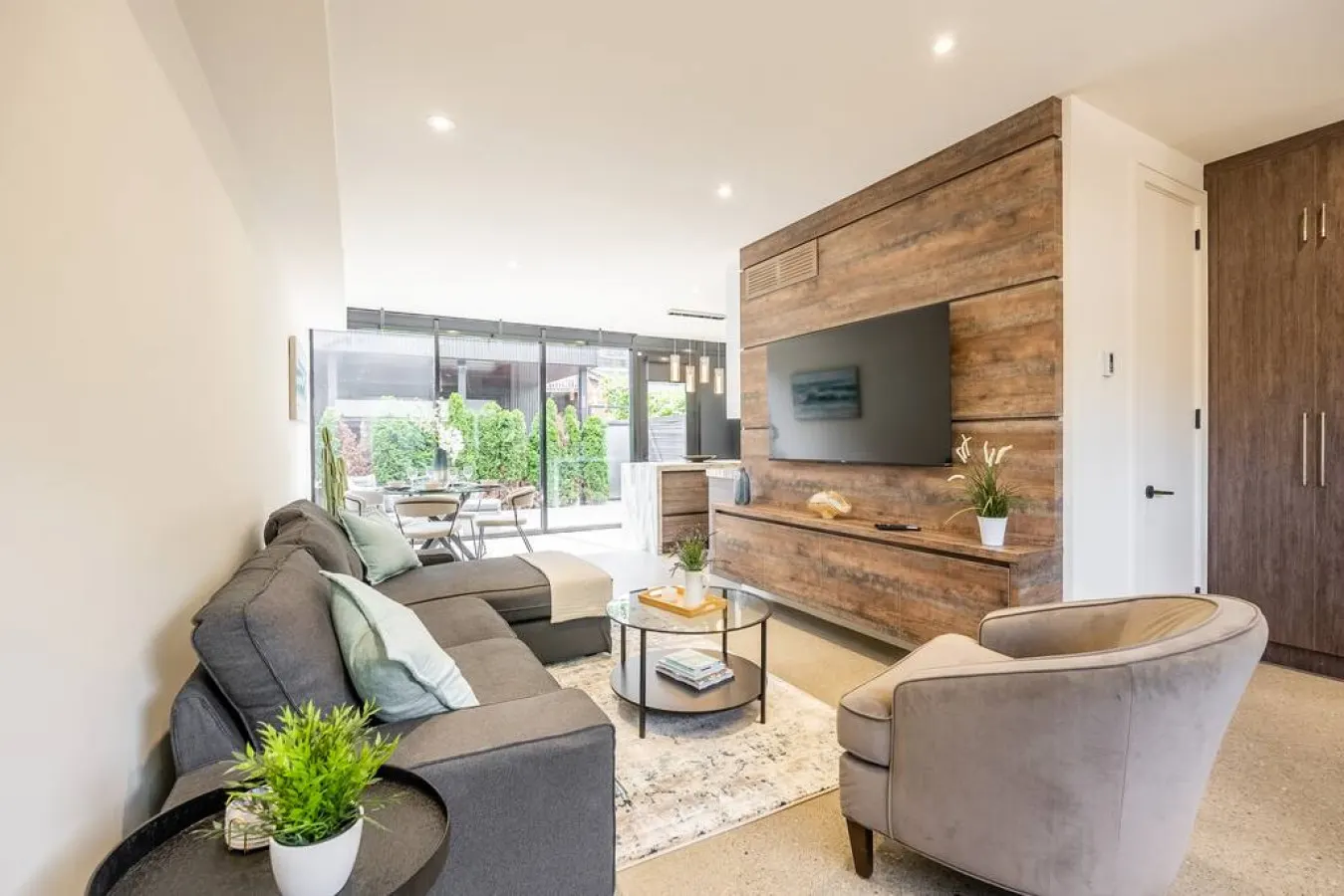 Incredible 2BR Home Spacious Terrace Modern 2