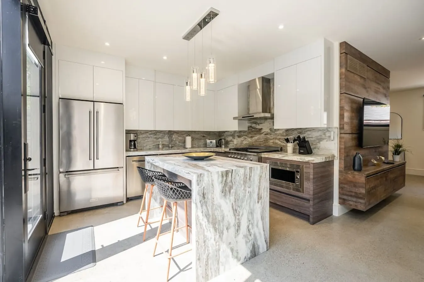 Incredible 2BR Home Spacious Terrace Modern 9