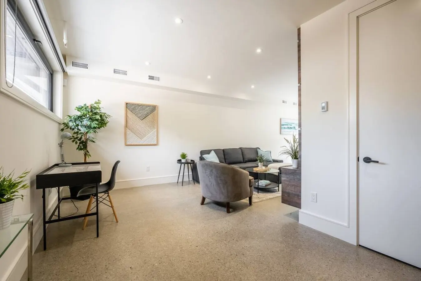 Incredible 2BR Home Spacious Terrace Modern 10