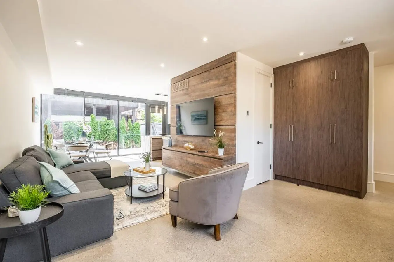 Incredible 2BR Home Spacious Terrace Modern 13