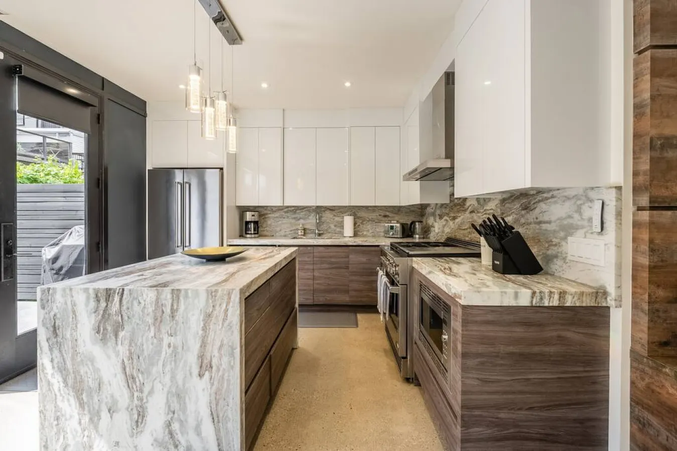 Incredible 2BR Home Spacious Terrace Modern 3