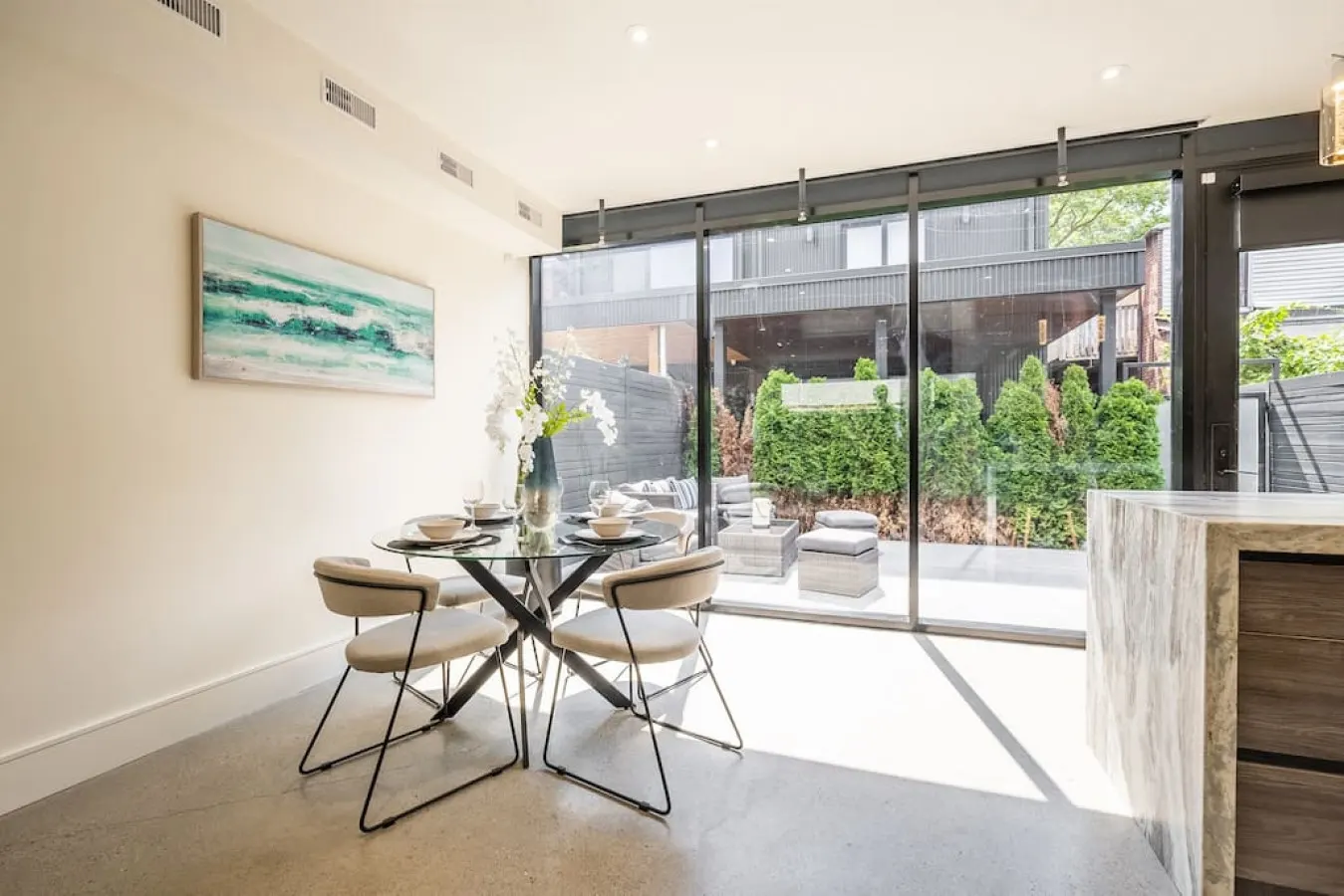 Incredible 2BR Home Spacious Terrace Modern 8