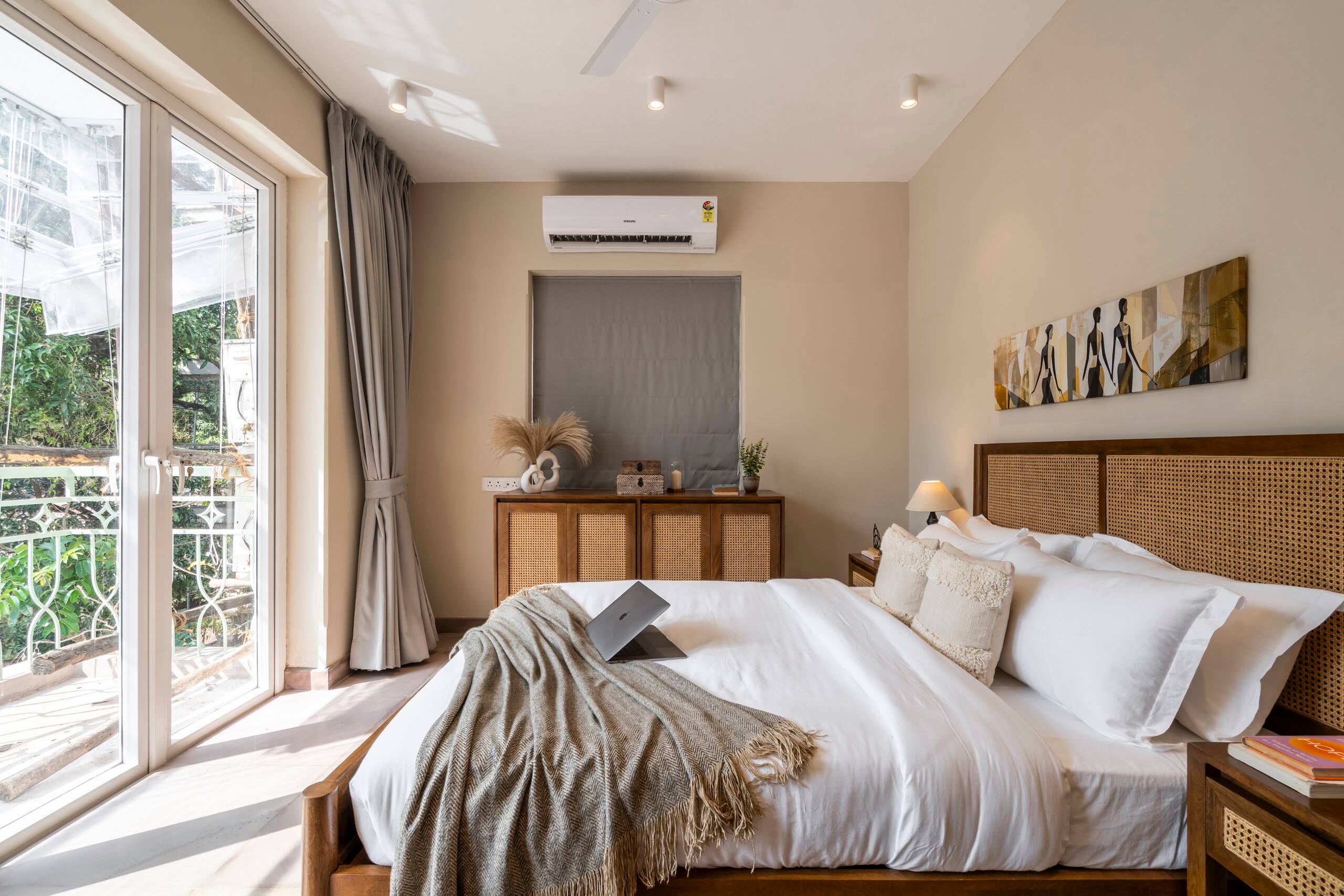 Staymaster Solintra C301 | Cozy 3BHK w/ Pool & Gym — photo 4