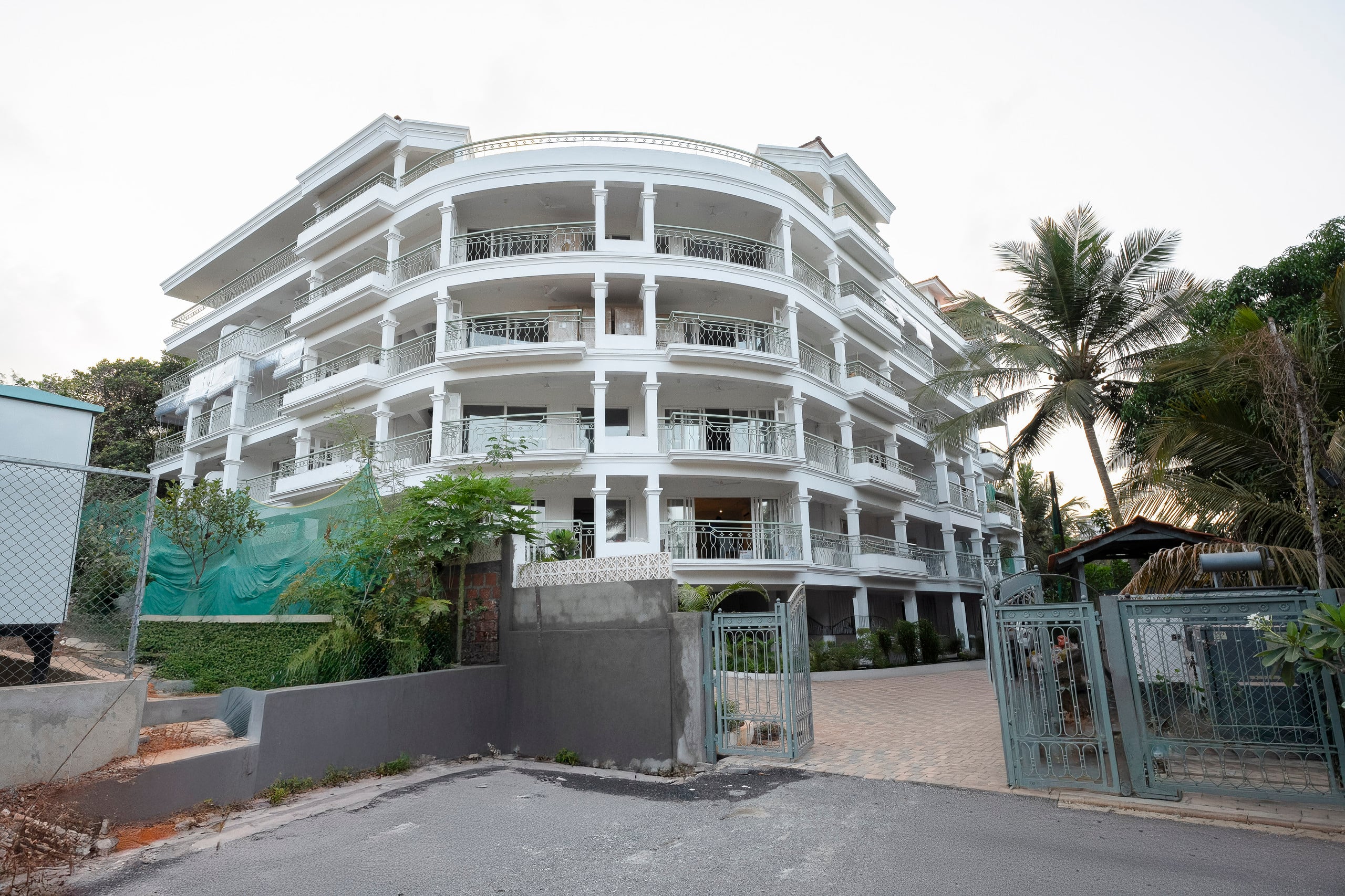 Staymaster Solintra C301 | Cozy 3BHK w/ Pool & Gym 6