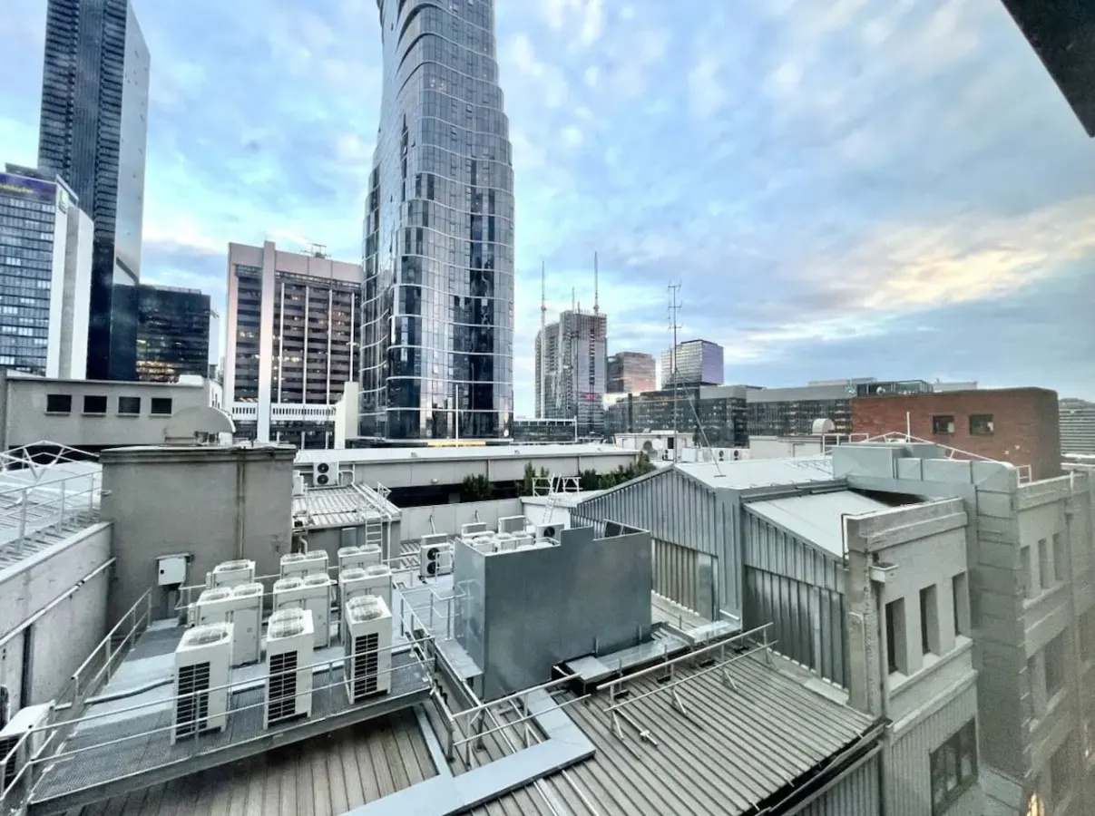 Spacious 4-Bedroom Apartment in Melbourne CBD 14