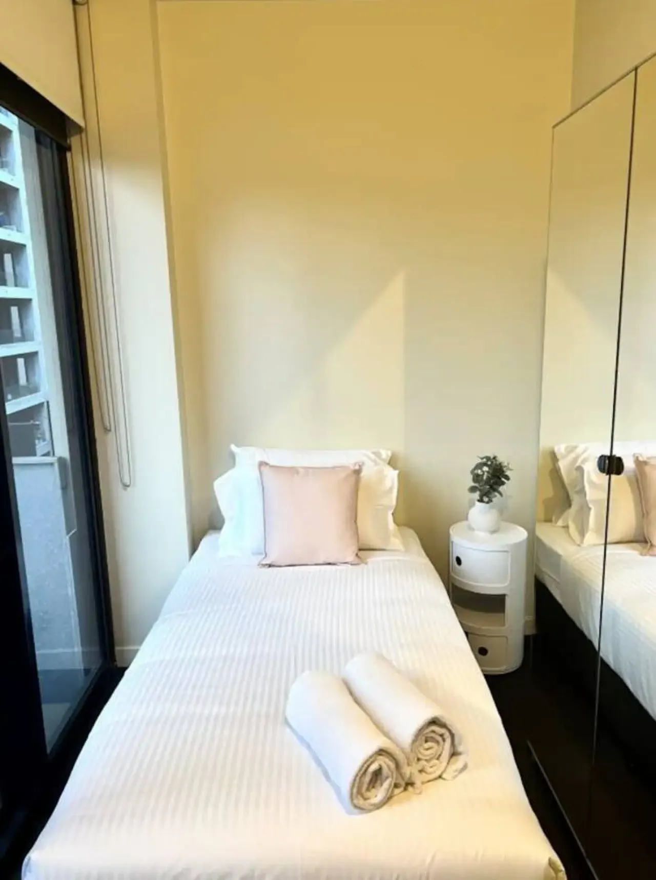 Spacious 4-Bedroom Apartment in Melbourne CBD 15