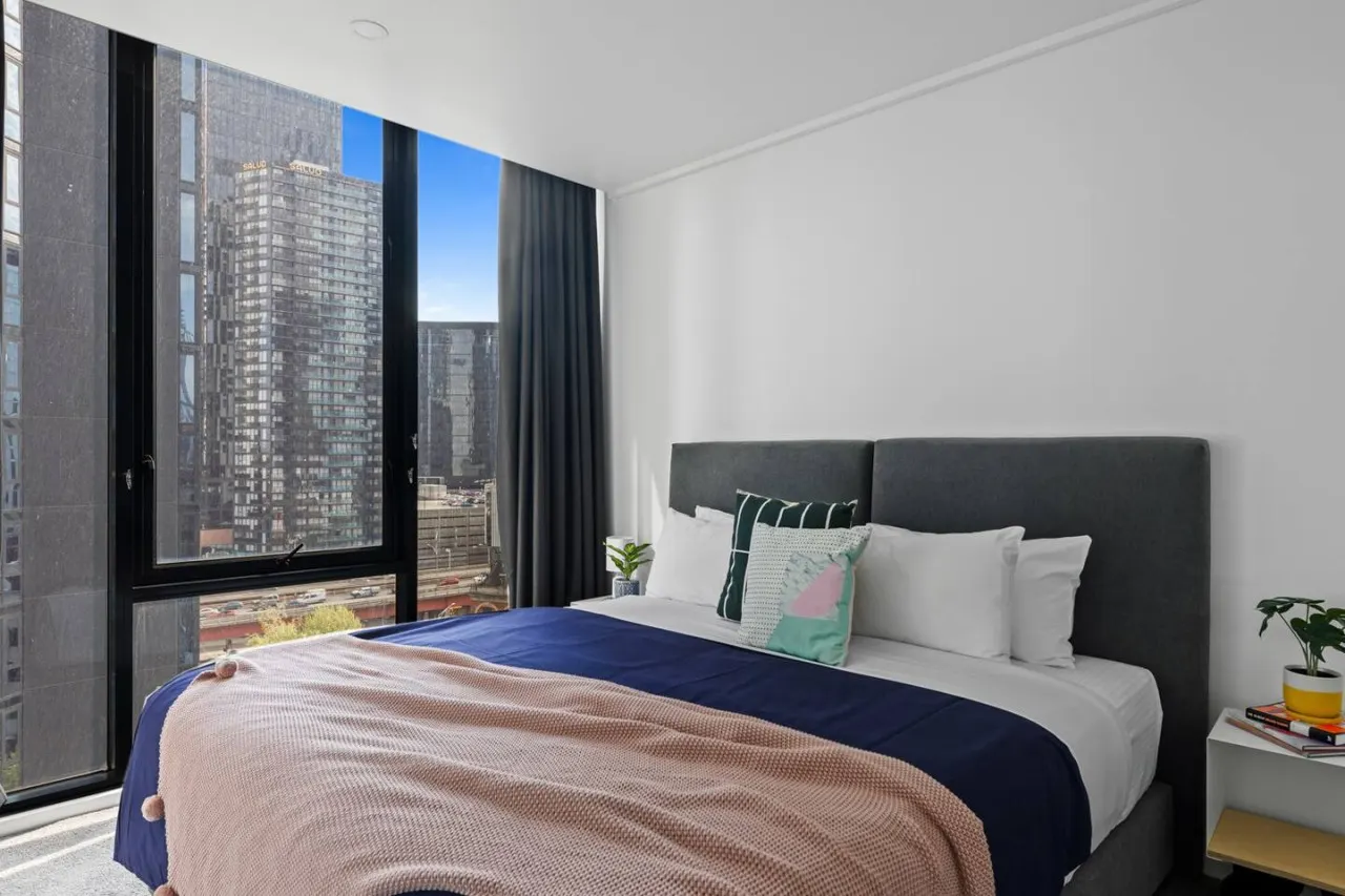 Alfi - Your Spacious 3bed/2bath Melbourne Home! 17