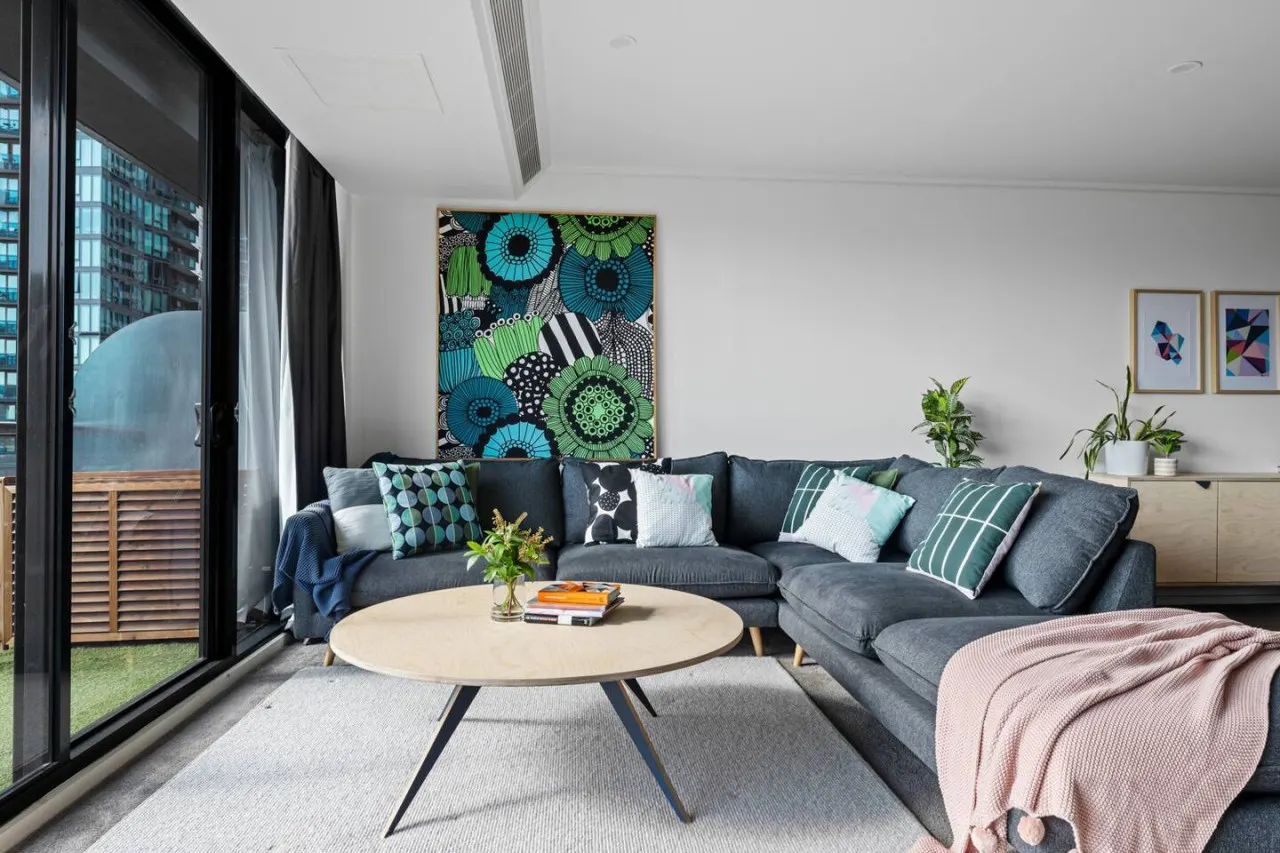 Alfi - Your Spacious 3bed/2bath Melbourne Home! 6