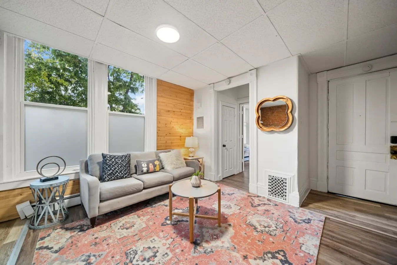Cozy Studio with Parking Near UC, Zoo, Downtown 10