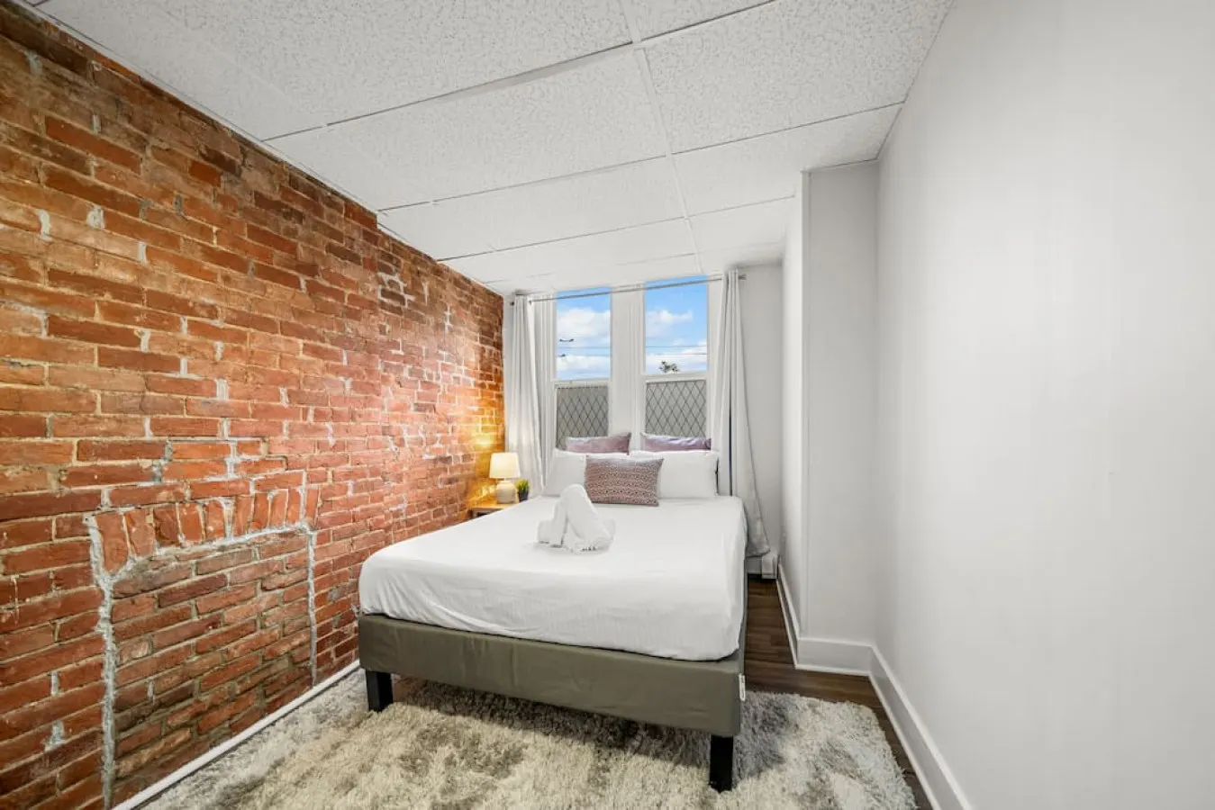 Cozy Studio with Parking Near UC, Zoo, Downtown 6