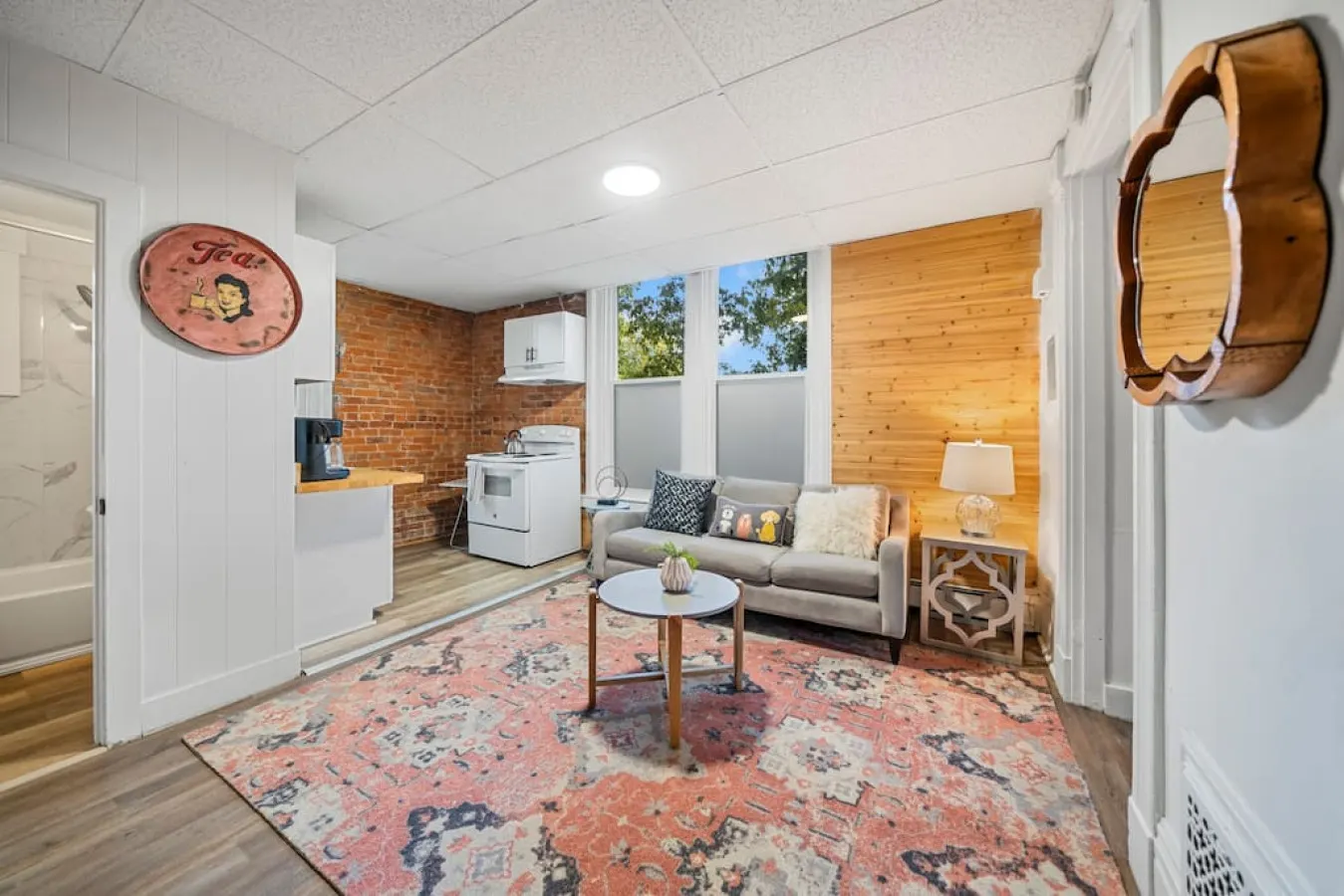 Cozy Studio with Parking Near UC, Zoo, Downtown 7
