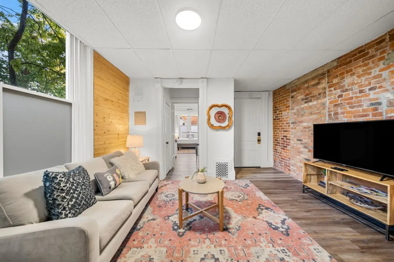 Cozy Studio with Parking Near UC, Zoo, Downtown 8