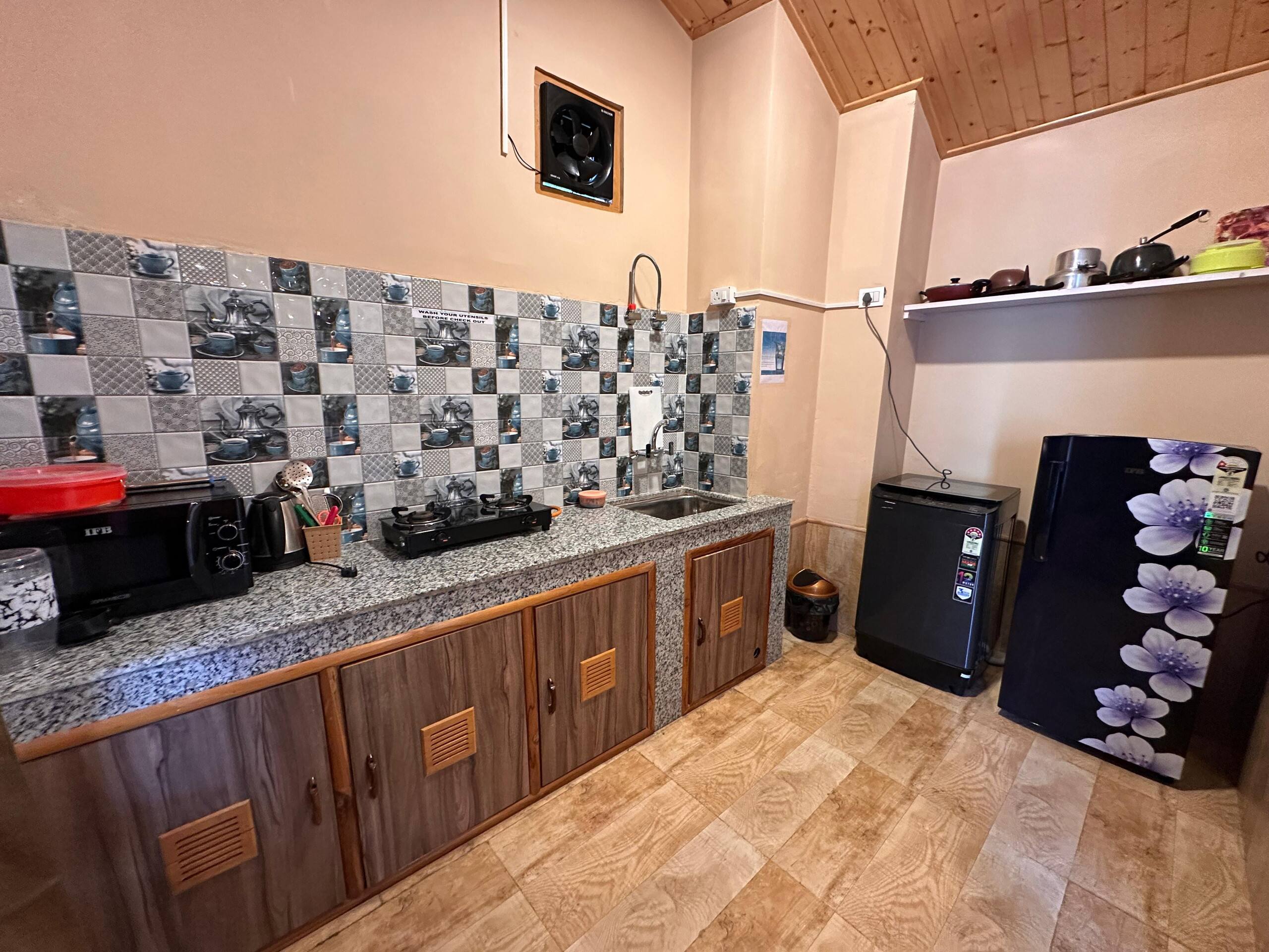 Private 1BK Furnished Studio Apartment & Kitchen 9